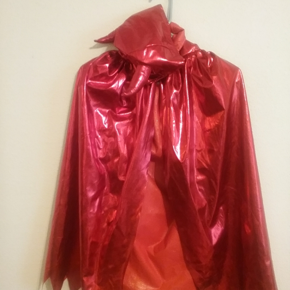Red hooded cape, Halloween costume, hood w/horns